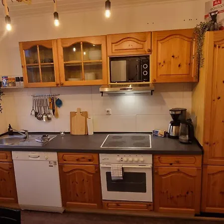 Nigella Direkt Am Hauptbahnhof Fuer 6 Personen Mit Kostenfreiem Parkplatz Voll Ausgestatteter Kueche Elite Standard