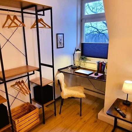 Nigella Direkt Am Hauptbahnhof Fuer 6 Personen Mit Kostenfreiem Parkplatz Voll Ausgestatteter Kueche Elite Standard * Celle