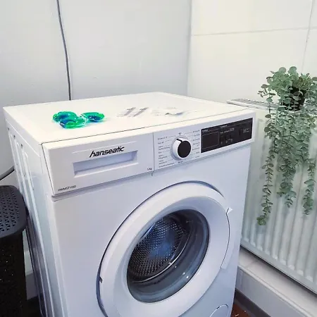 Nigella Direkt Am Hauptbahnhof Fuer 6 Personen Mit Kostenfreiem Parkplatz Voll Ausgestatteter Kueche Elite Standard *