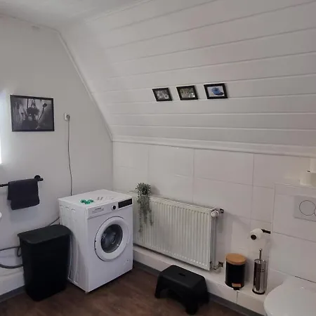 Nigella Direkt Am Hauptbahnhof Fuer 6 Personen Mit Kostenfreiem Parkplatz Voll Ausgestatteter Kueche Elite Standard Celle