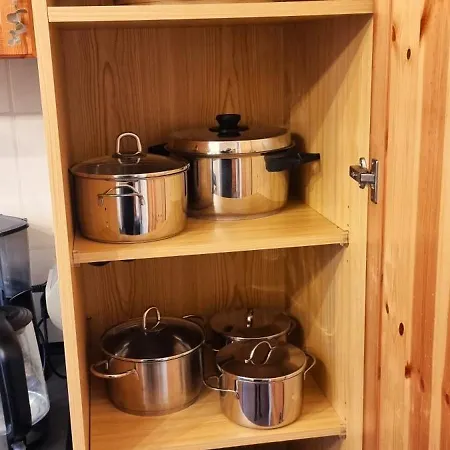 Nigella Direkt Am Hauptbahnhof Fuer 6 Personen Mit Kostenfreiem Parkplatz Voll Ausgestatteter Kueche Elite Standard Apartman Celle