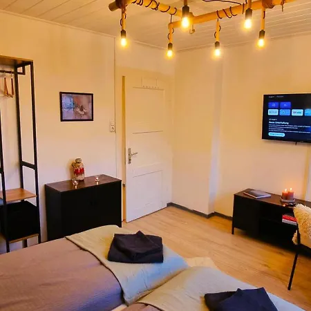 Apartament Nigella Direkt Am Hauptbahnhof Fuer 6 Personen Mit Kostenfreiem Parkplatz Voll Ausgestatteter Kueche Elite Standard Celle