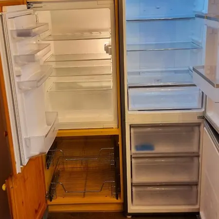 Nigella Direkt Am Hauptbahnhof Fuer 6 Personen Mit Kostenfreiem Parkplatz Voll Ausgestatteter Kueche Elite Standard Apartman