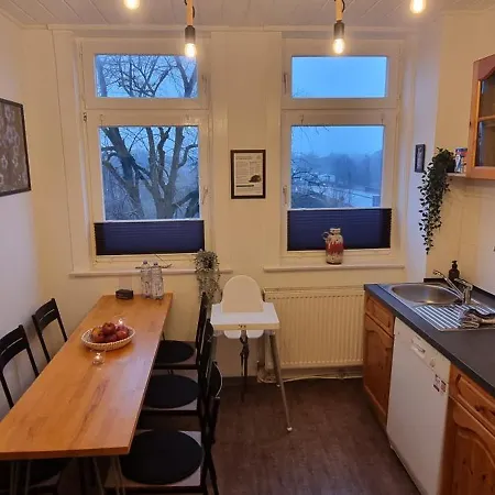 Nigella Direkt Am Hauptbahnhof Fuer 6 Personen Mit Kostenfreiem Parkplatz Voll Ausgestatteter Kueche Elite Standard