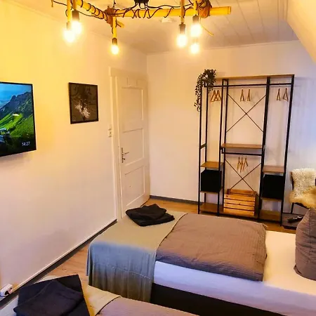 Nigella Direkt Am Hauptbahnhof Fuer 6 Personen Mit Kostenfreiem Parkplatz Voll Ausgestatteter Kueche Elite Standard Apartament Celle