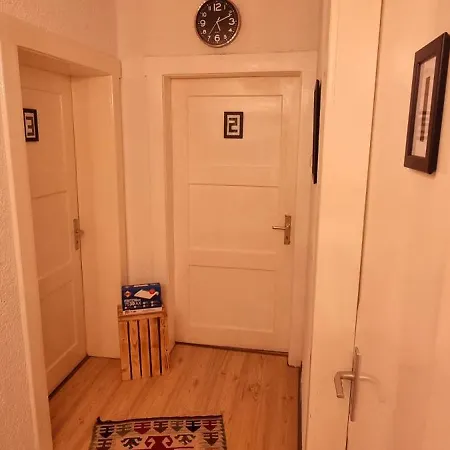 Nigella Direkt Am Hauptbahnhof Fuer 6 Personen Mit Kostenfreiem Parkplatz Voll Ausgestatteter Kueche Elite Standard Celle