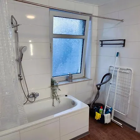 Nigella Direkt Am Hauptbahnhof Fuer 6 Personen Mit Kostenfreiem Parkplatz Voll Ausgestatteter Kueche Elite Standard