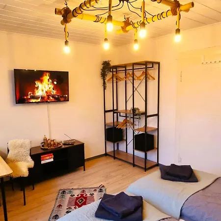 Nigella Direkt Am Hauptbahnhof Fuer 6 Personen Mit Kostenfreiem Parkplatz Voll Ausgestatteter Kueche Elite Standard Celle