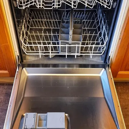 Nigella Direkt Am Hauptbahnhof Fuer 6 Personen Mit Kostenfreiem Parkplatz Voll Ausgestatteter Kueche Elite Standard * Celle