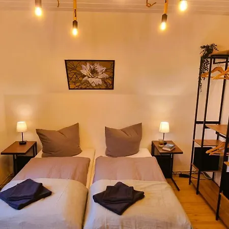 Apartman Nigella Direkt Am Hauptbahnhof Fuer 6 Personen Mit Kostenfreiem Parkplatz Voll Ausgestatteter Kueche Elite Standard