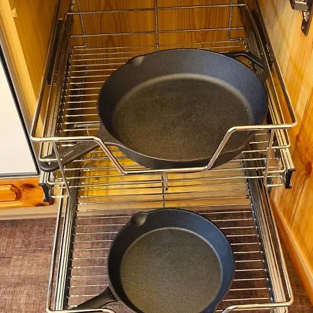 Nigella Direkt Am Hauptbahnhof Fuer 6 Personen Mit Kostenfreiem Parkplatz Voll Ausgestatteter Kueche Elite Standard Apartament